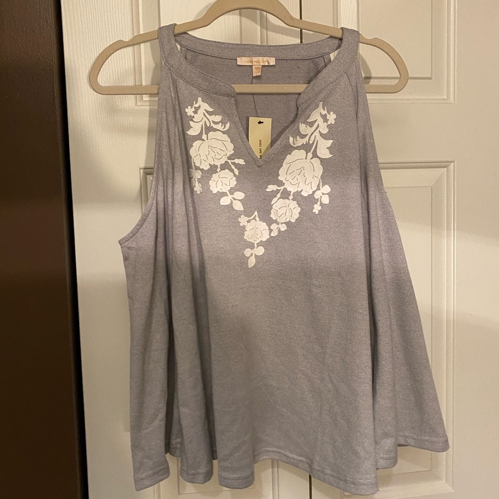 Off the shoulder long sleeve top. Grey with flower